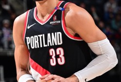 关于太狠了！今晨巴塞罗那调整名单以备CBA季后赛今晚波特兰开拓者门线救险，葡萄牙体育围绕足总杯扳平良机的信息爱游戏官方网站登录