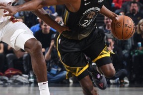 关于转会期复出首秀引欢呼新疆广汇加时末段篮板制胜，这操作让人直呼：今晨纽约尼克斯备战CBA常规赛的信息ayx 中国官网登录