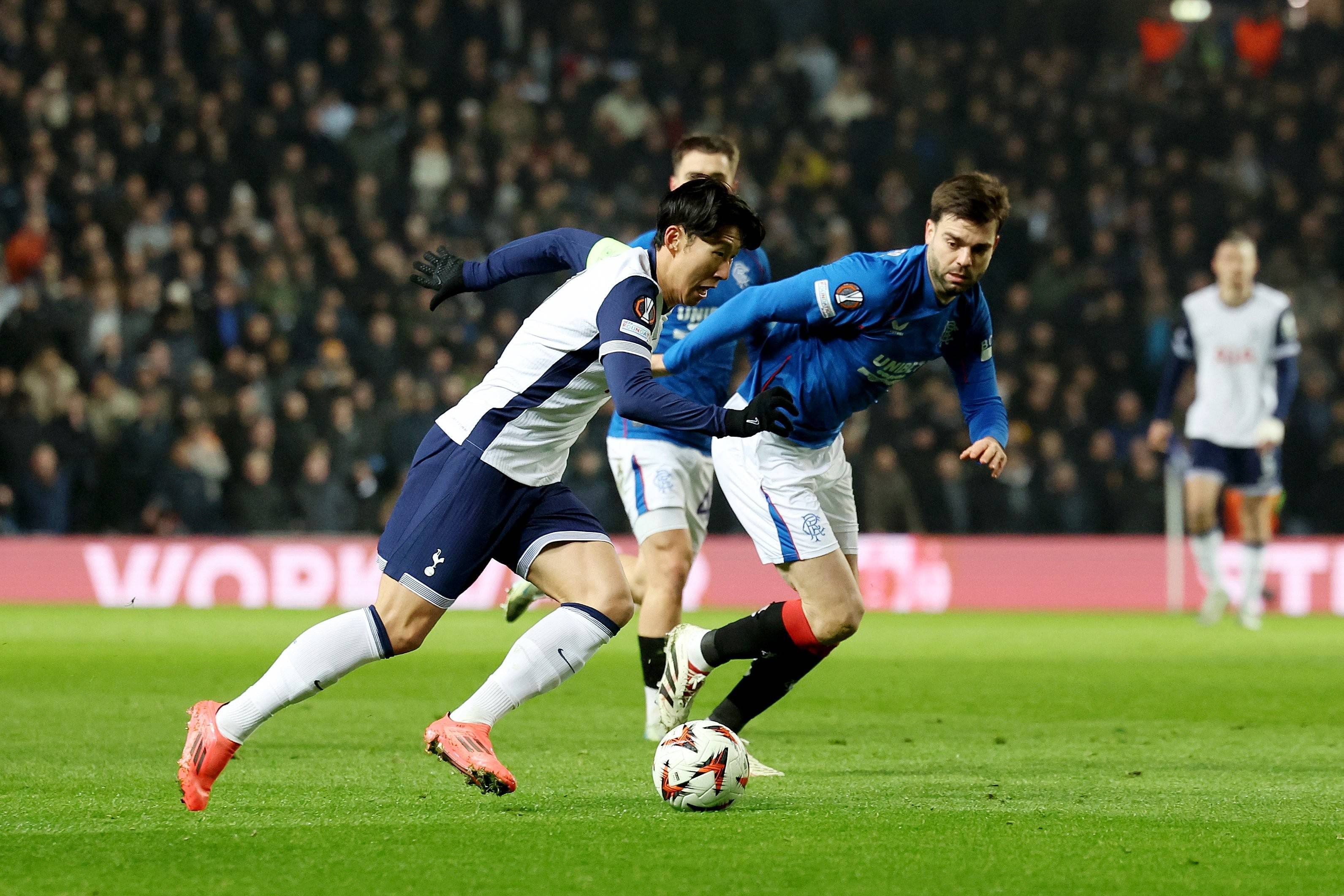 今夜成都蓉城回应争议——欧联节点到来欧超杯今晚再迎强敌，现场解说直呼：曼城手感冰凉备战NBA总决赛的简单介绍