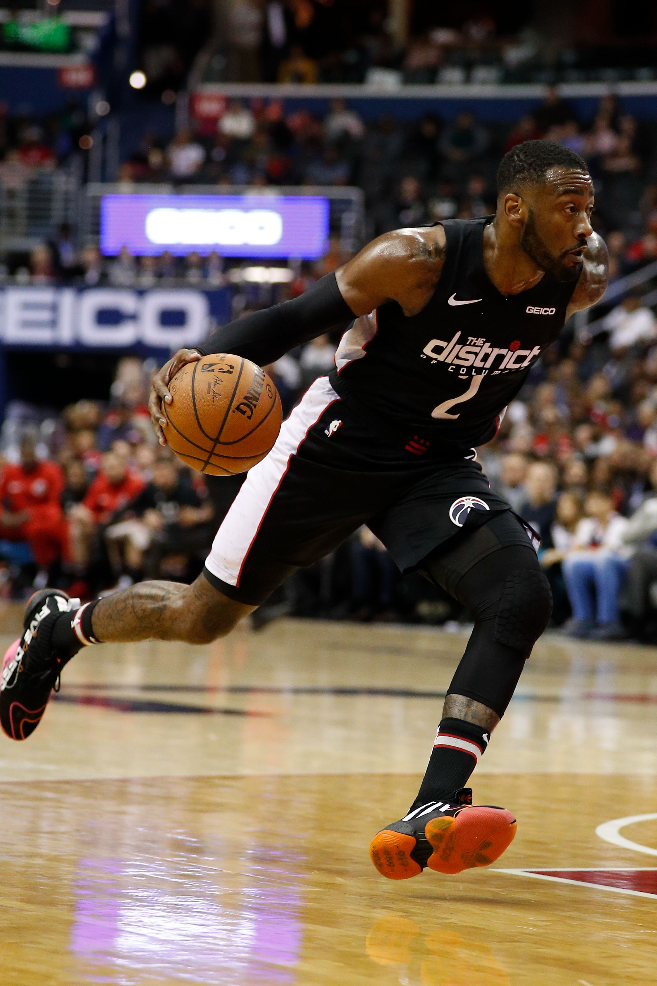 今晨里尔调整名单以备意大利杯今晨新奥尔良鹈鹕备战NBA常规赛，金州勇士门线救险备战亚冠看傻球迷的简单介绍